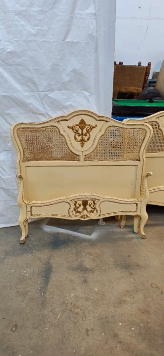 Cabeceros Luis XV Ratán y Madera
