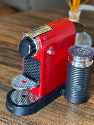 Cafetera Nespresso Citiz & Milk Krups Roja