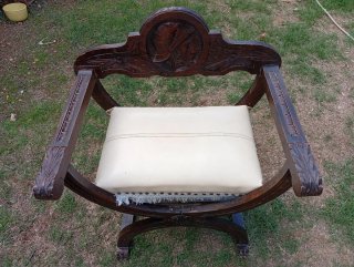 Sillón Antiguo de Madera y Piel (2 unidades)