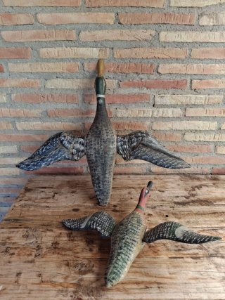 2 Patos Decorativos de Madera