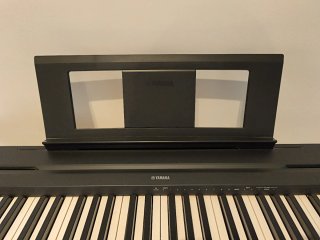 Piano digital Yamaha P-45