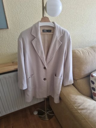 Abrigo Zara cuadros beige