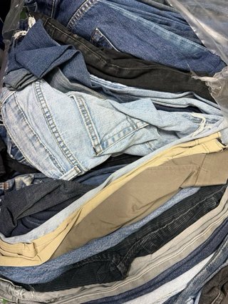 Pantalones Levi’s Grado A por KG