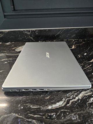 Portátil Acer Aspire 5 i7 8GB RAM 240GB SSD