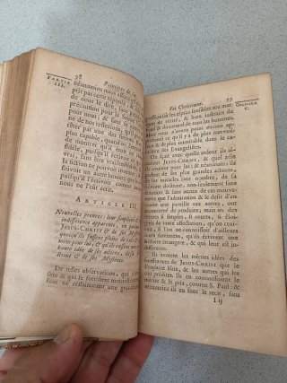 Libro de principios del siglo XVIII