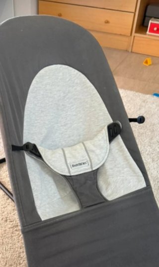 Hamaca BabyBjörn con juguete