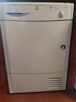 Secadora Indesit IS70C