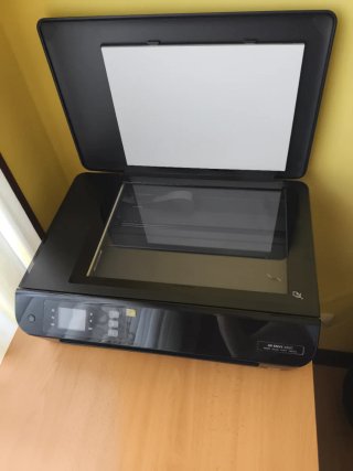 Stampante HP Envy 4500. Stampa, copia e scansiona.