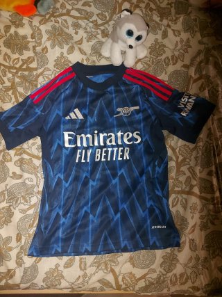 Equipacion Arsenal Adidas talla 10 años sin etique