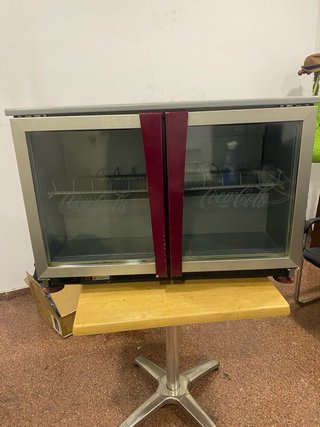 Nevera expositora Coca-Cola