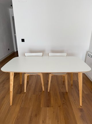 Mesa de comedor NORDMYRA Ikea + 4 sillas NORDMYRA