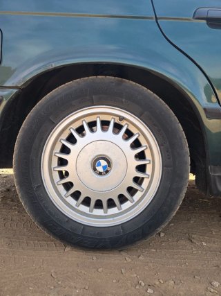 Llantas BMW E34 con neumáticos 15 pulgadas