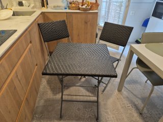 Conjunto mesa sillas balcón terraza