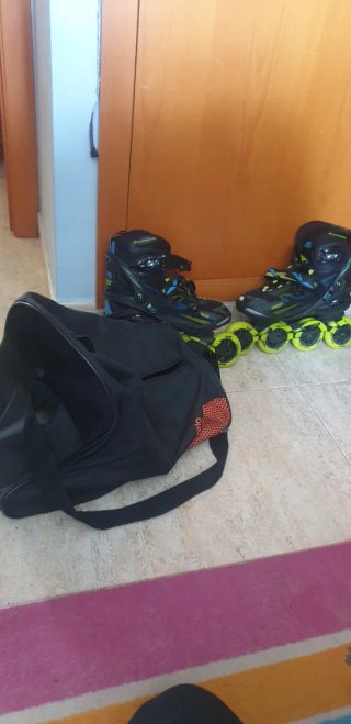 Patines en línea Roces casi nuevos + funda