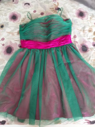 Vestido fiesta verde y rosa usado una sola vez