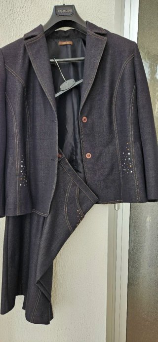 Tailleur con gonna