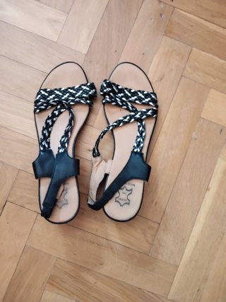 Sandalias planas trenzadas
