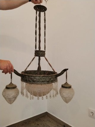 Lámpara de techo antigua