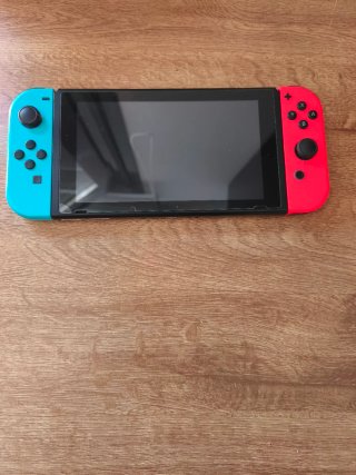Nintendo Switch con funda Zelda