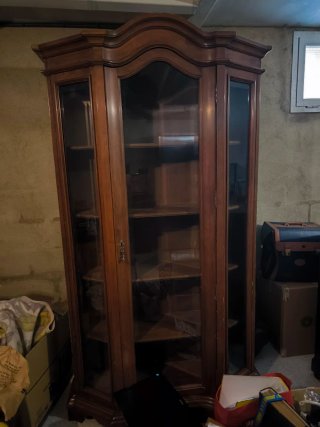 Vitrina de Madera Clásica (está en Comarruga)