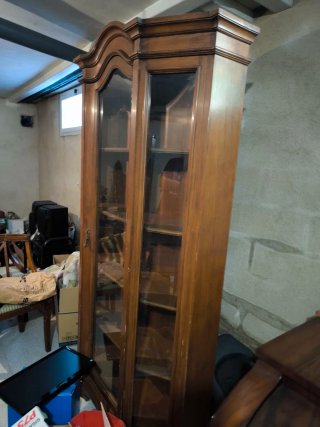 Vitrina de Madera Clásica (está en Comarruga)