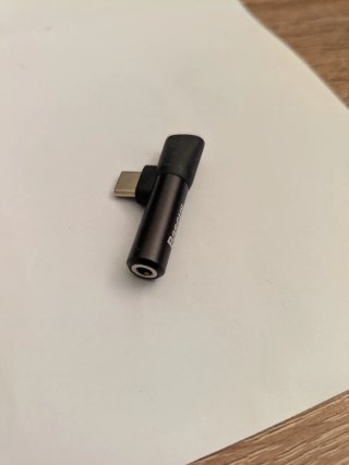 Adaptador Baseus USB-C a Jack 3.5mm + USB-C