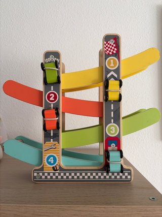 Circuito de coches de madera