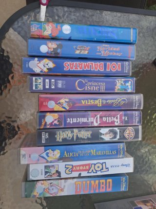 Lote 46 VHS Disney Clásicos y pelis familiares