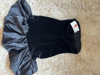 Vestido de terciopelo negro