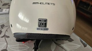 Cascos MT HELMETS homologados, dos cascos M