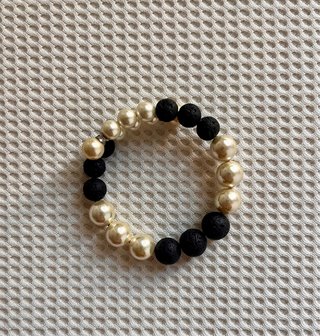 Pulsera de Perlas y Piedras Volcánicas