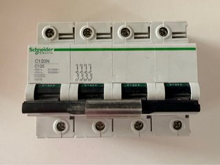Interruptor Automático Schneider C120N 125A