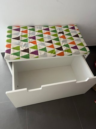 Baúl de almacenaje IKEA blanco