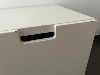 Baúl de almacenaje IKEA blanco