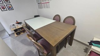 Mesa de comedor con 4 sillas