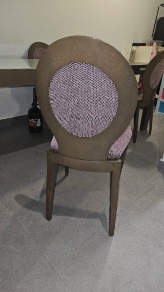 Mesa de comedor con 4 sillas