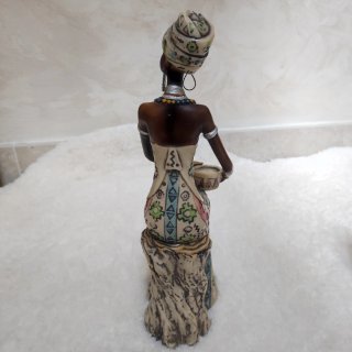 Figuras decorativas mujeres africanas