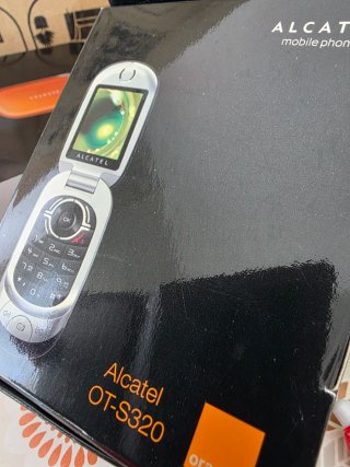 Alcatel OT-S320 cellulare argento e arancione