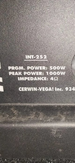 Altavoces Cerwin-Vega y Amplificador Bose