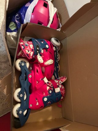 Donación juguetes cocina, pizarra, patines,muñecos