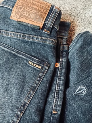 Pantalón vaquero Volcom talla 28