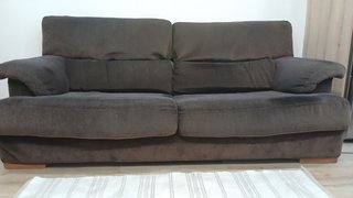 Sofá de 2 plazas marrón + REGALO LAMPARA BLANCA