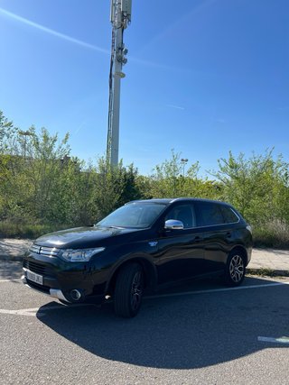 Mitsubishi Outlander PHEV 2016