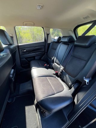 Mitsubishi Outlander PHEV 2016