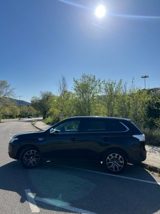 Mitsubishi Outlander PHEV 2016