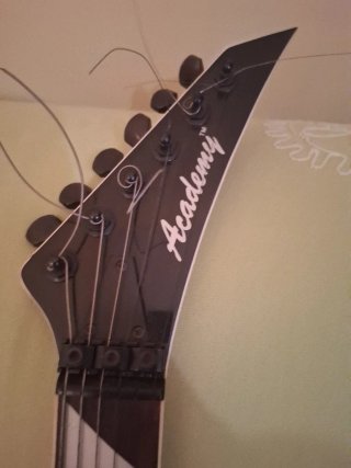 Guitarra Eléctrica Academy Tipo Jackson
