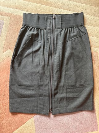 Falda Gris Entallada con Cremallera
