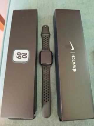 Apple Watch Series 7 Nike 45mm GPS