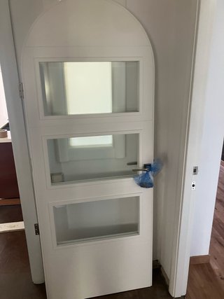 Puerta de salón con cristal i puerta corredera