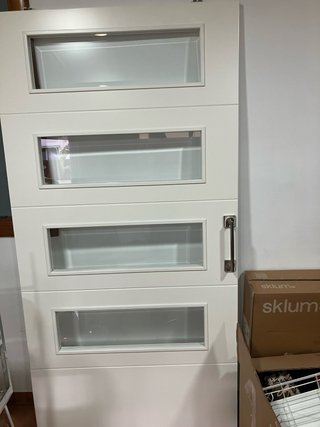 Puerta de salón con cristal i puerta corredera